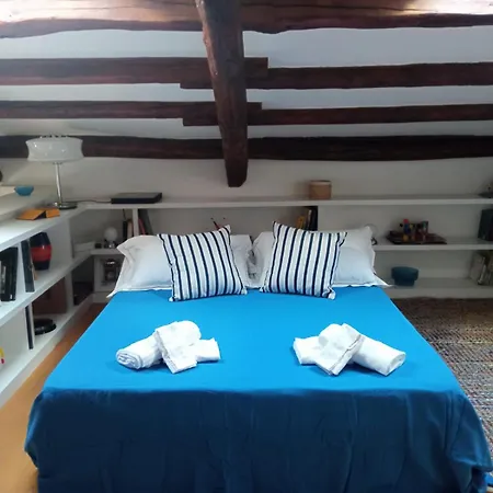 Adenzia Apartment