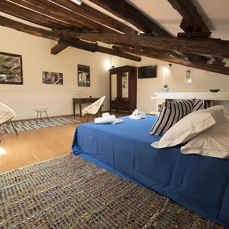 Adenzia Apartment